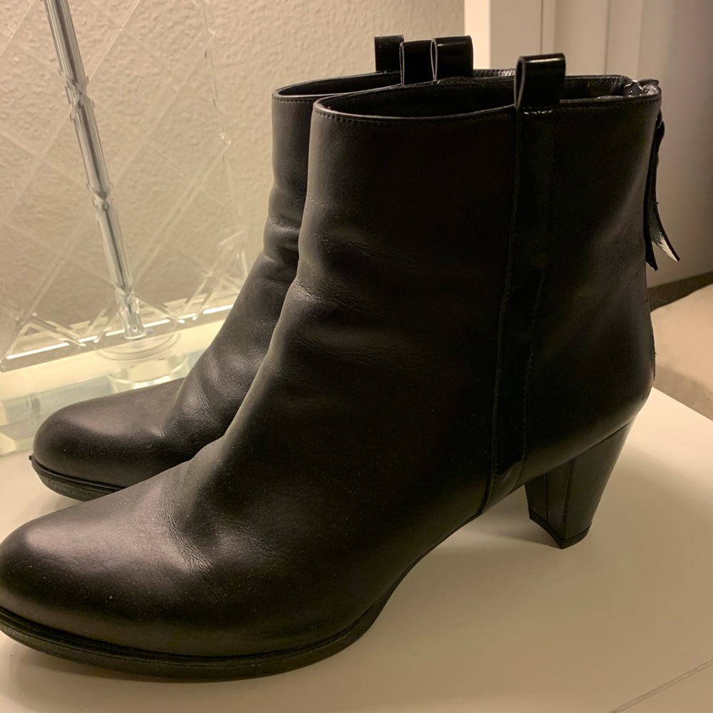 Mint Stuart Weitzman Black Leather Boots Size 7.5